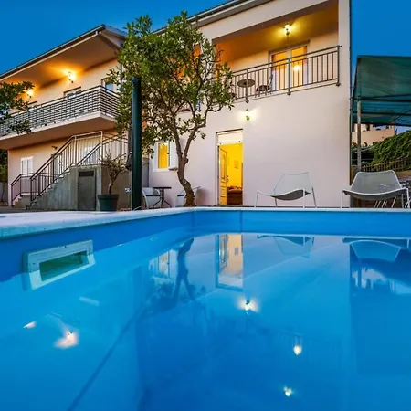 House Jakov Razanj