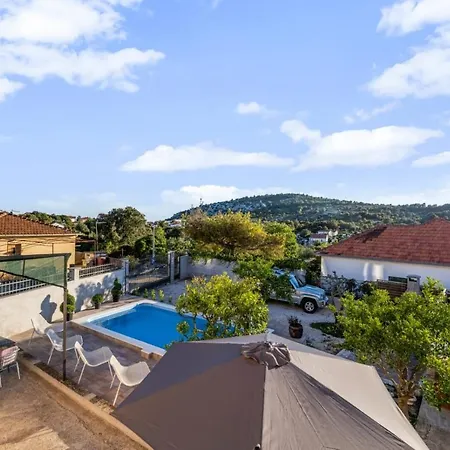 House Jakov