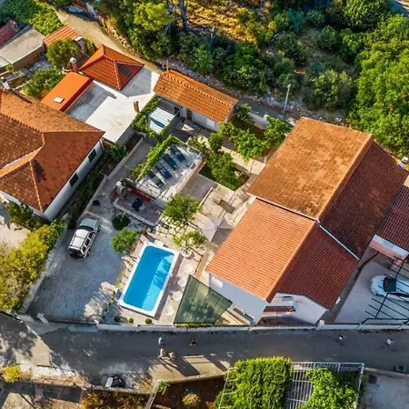 Dom wakacyjny House Jakov Ražanj
