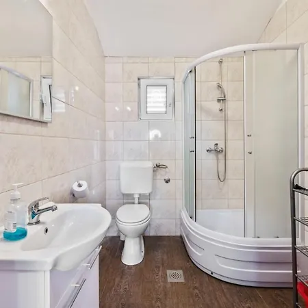 House Jakov Razanj