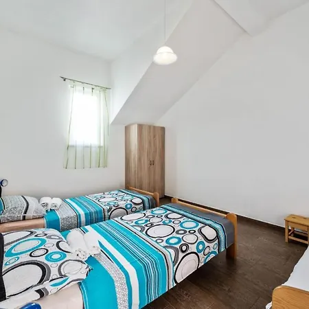 House Jakov *