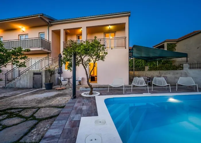 House Jakov בית נופש *