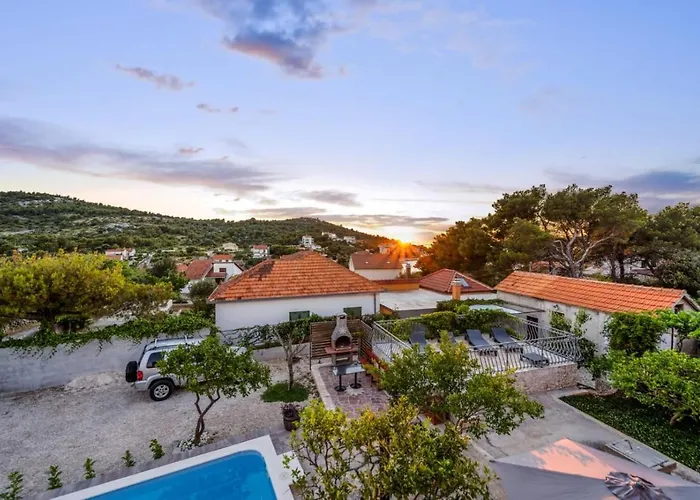 House Jakov בית נופש