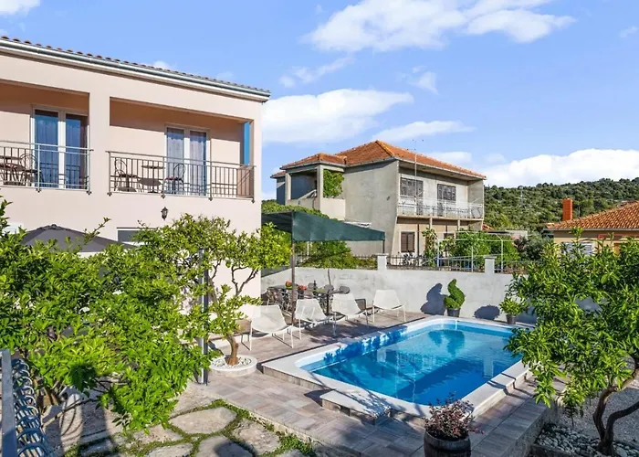 בית נופש House Jakov Ražanj