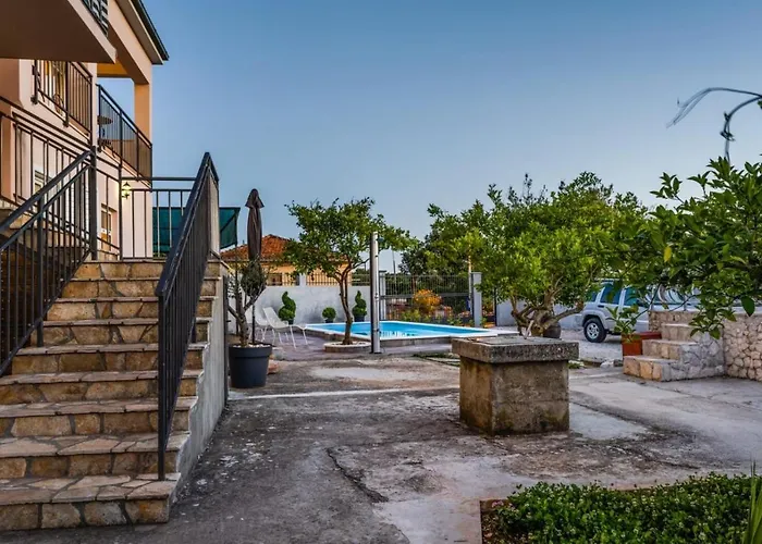 בית נופש House Jakov Ražanj