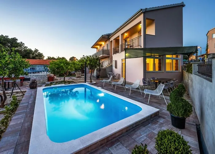 Nyaraló House Jakov Ražanj