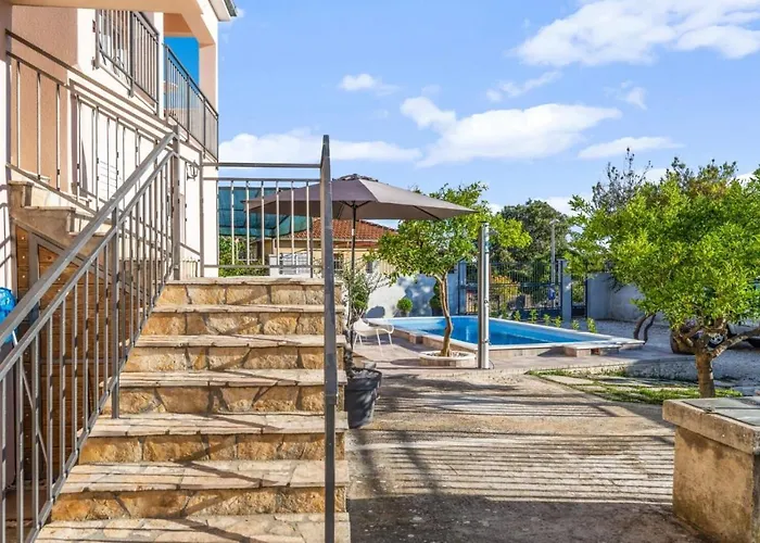 Nyaraló House Jakov *