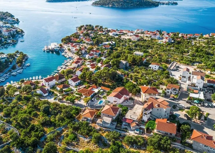 Nyaraló House Jakov Ražanj